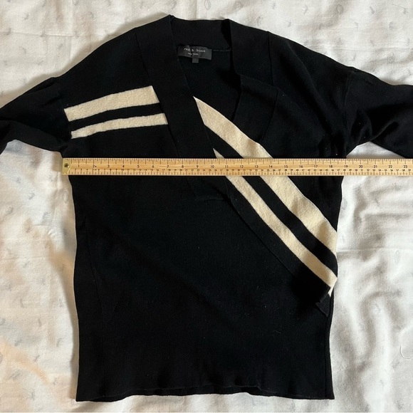 Rag & Bone Grace V-Neck Sweater Black Ivory Striped Merino Wool XS/S - Picture 13 of 14